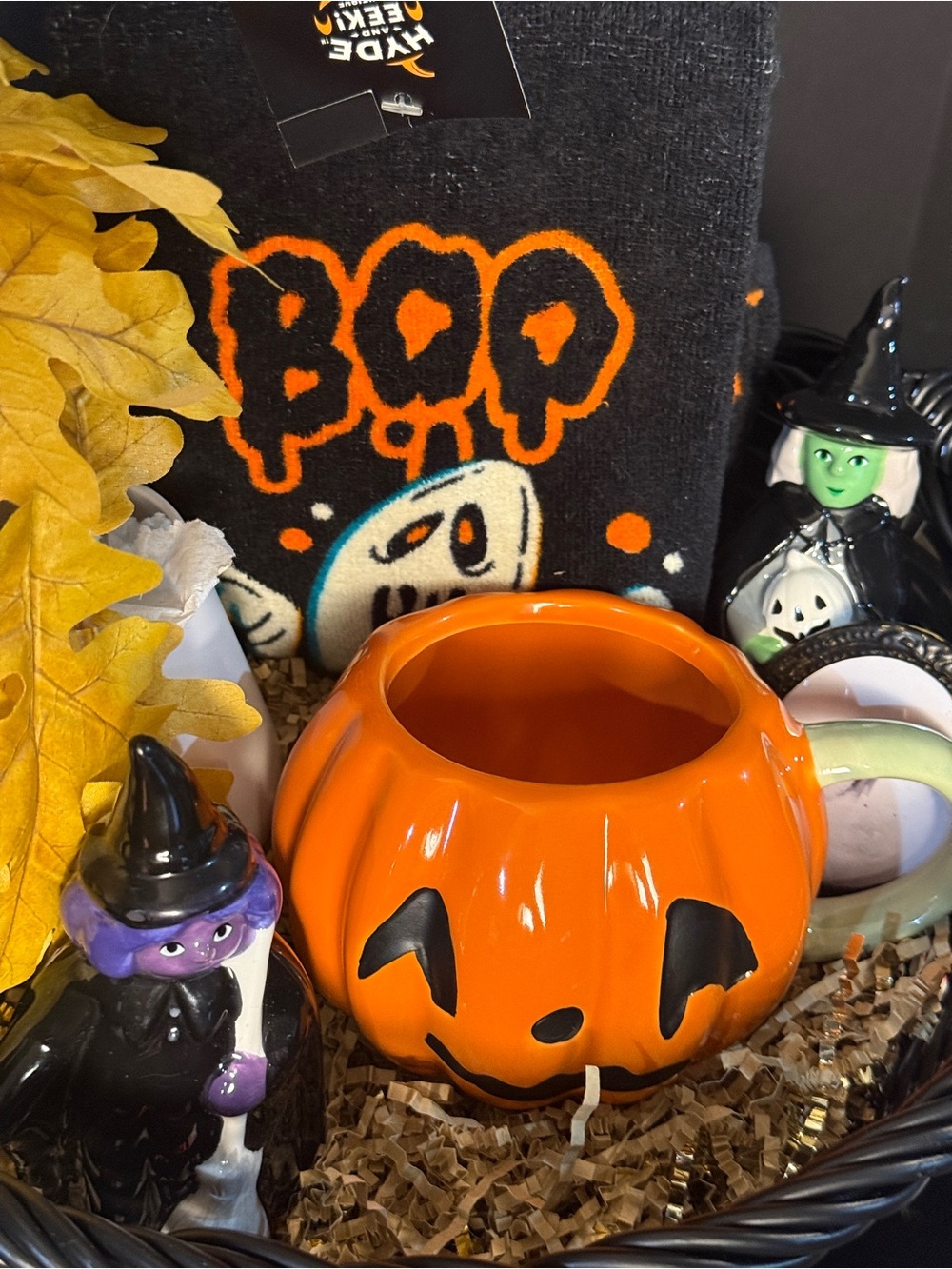 Curated Boo basket - Picture 2 of 8